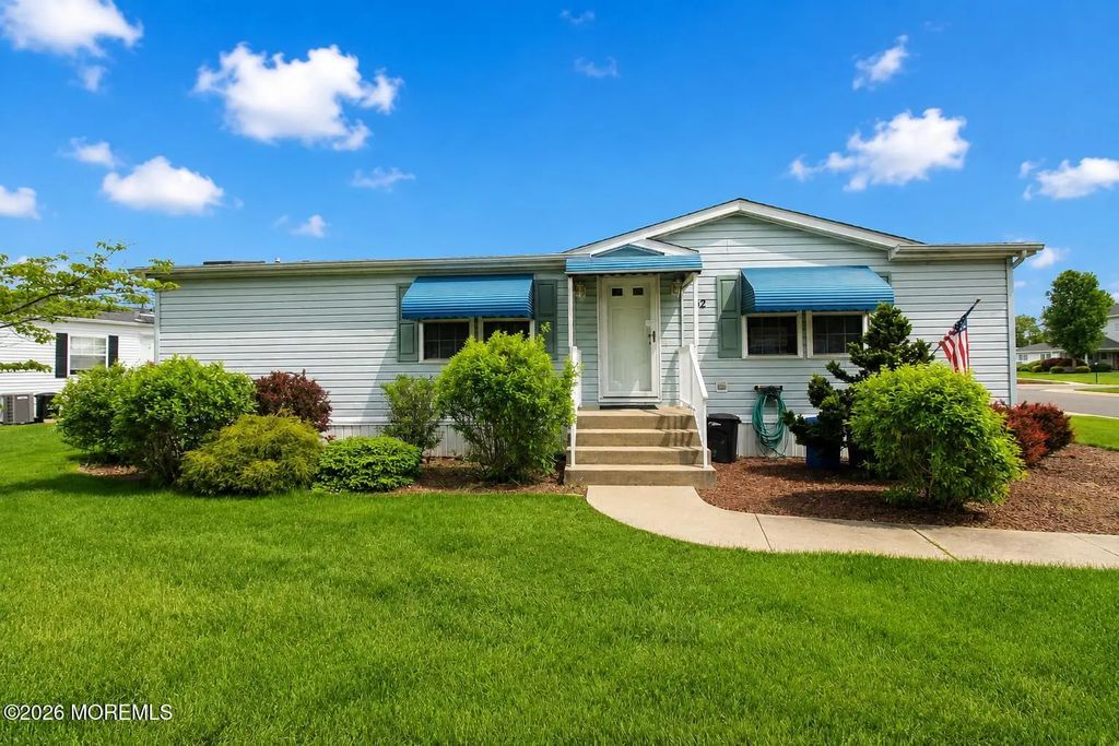 92 Cardinal Way, Freehold