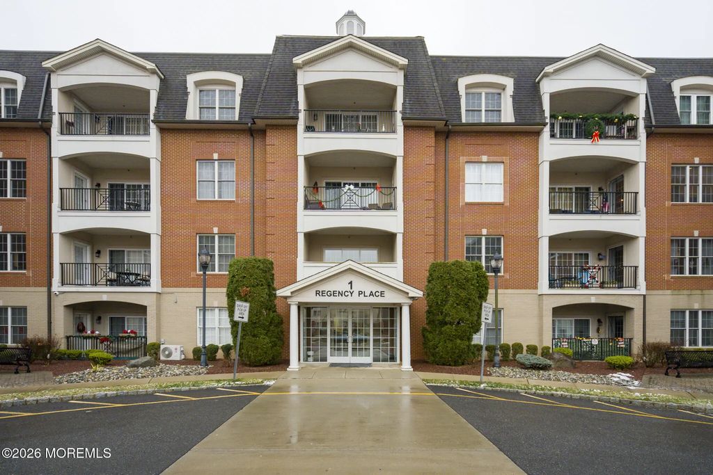 319 Regency Place 319, Woodbridge