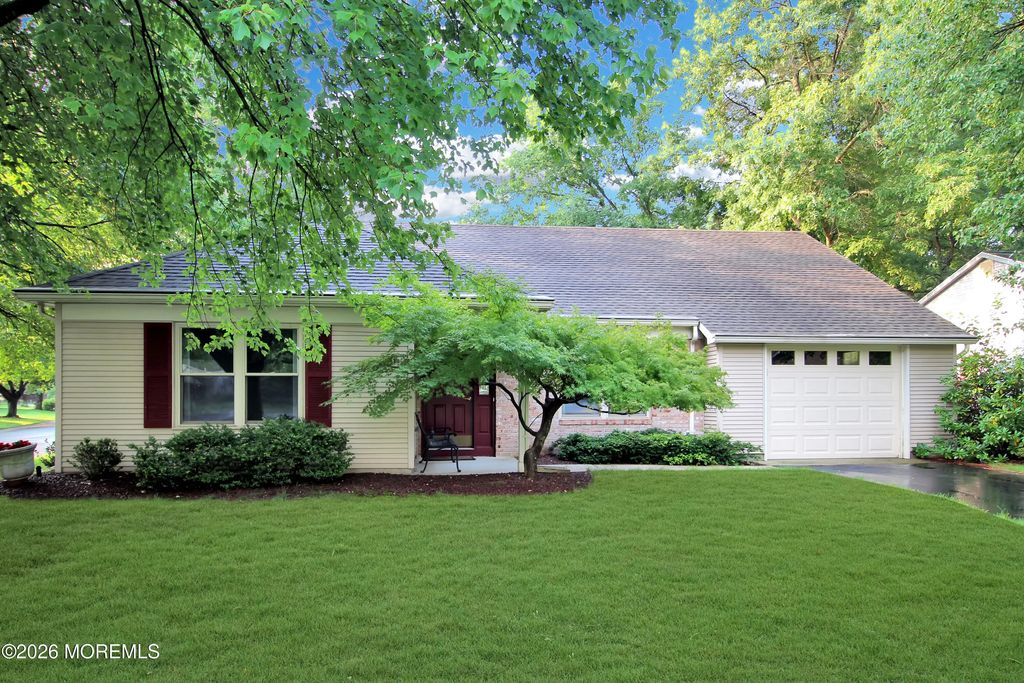 8 Morning Glory Lane, Whiting