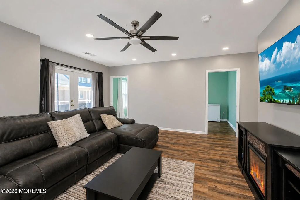 368 Rector Street 414, Perth Amboy