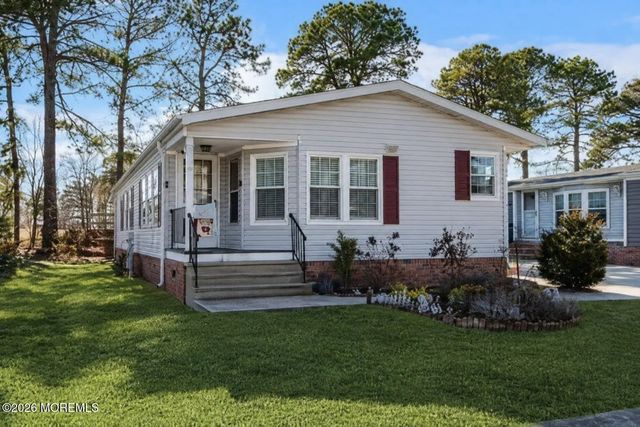 114 Briarwood Court, Whiting