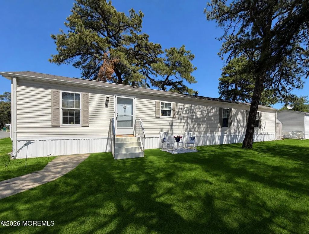 21 Bluebird Lane, Whiting
