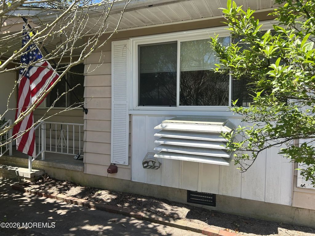 12 A California Drive, Whiting