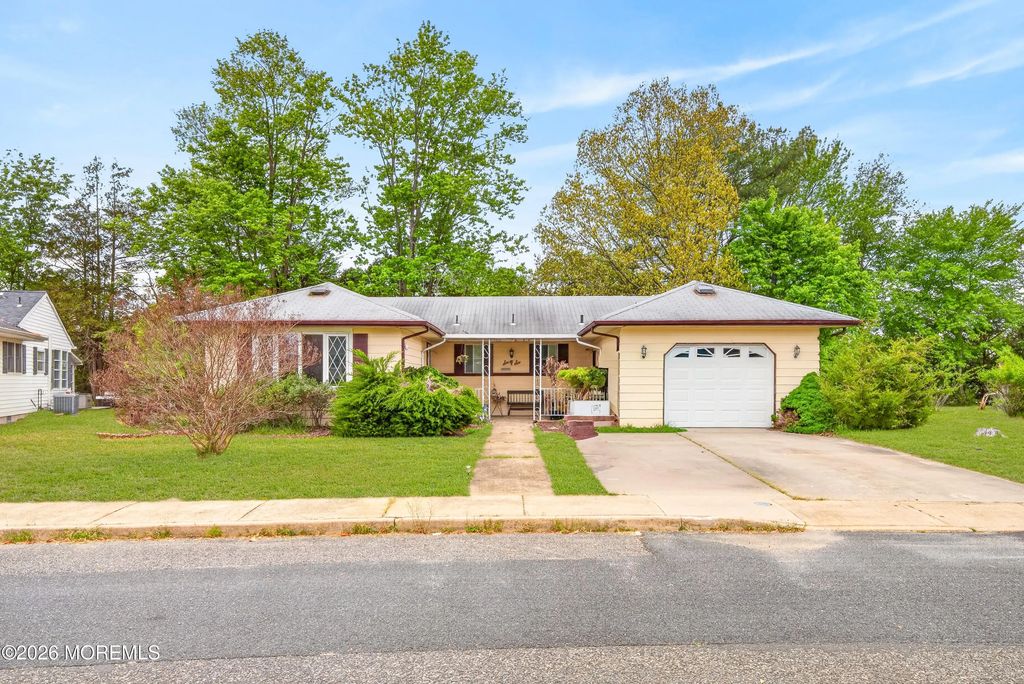 66 Grenada Street, Toms River