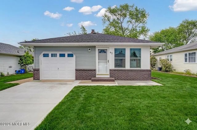 42 Harrington Drive S, Toms River