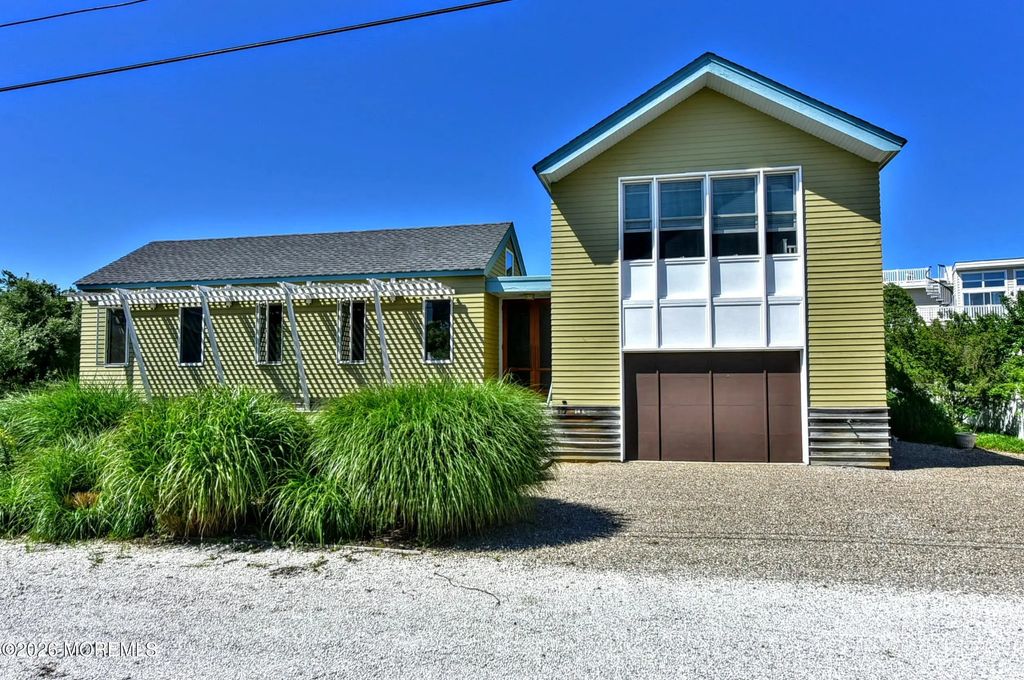 54 Long Beach Boulevard E, Long Beach Twp