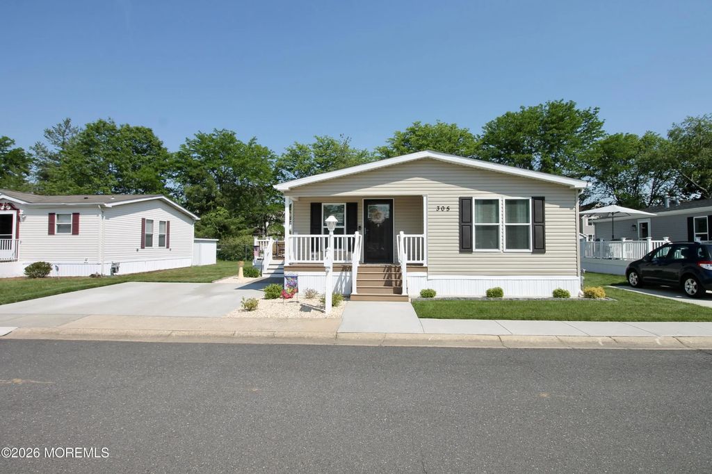 305 Farm Road, Freehold