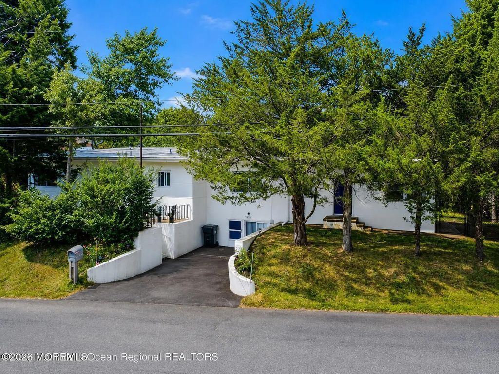 563 Reed Road, Jackson