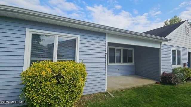 1700 Nj 37 W 105-07, Toms River
