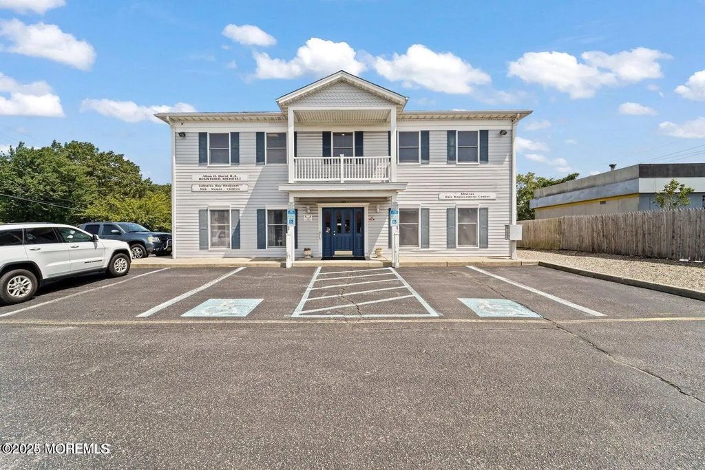 2494 Moore Road 2, Toms River