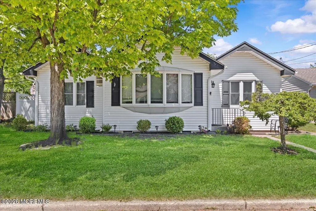 323 Woodmere Avenue, Neptune Township