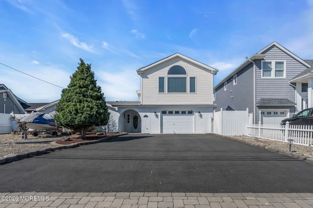 1838 Skiff Court, Toms River