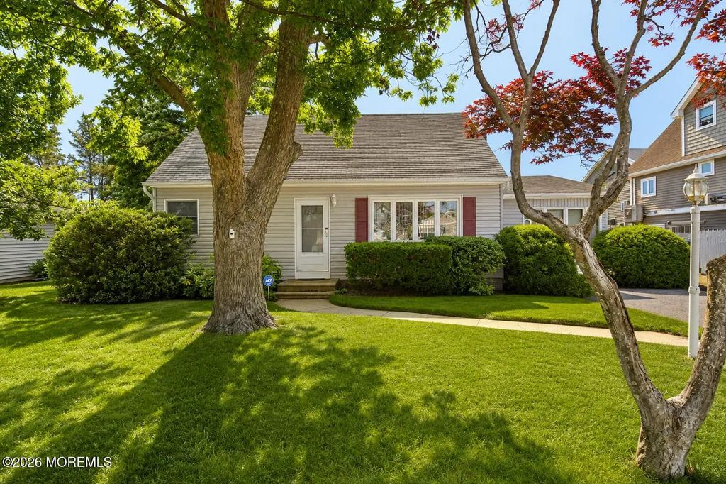 65 Longman Street, Toms River
