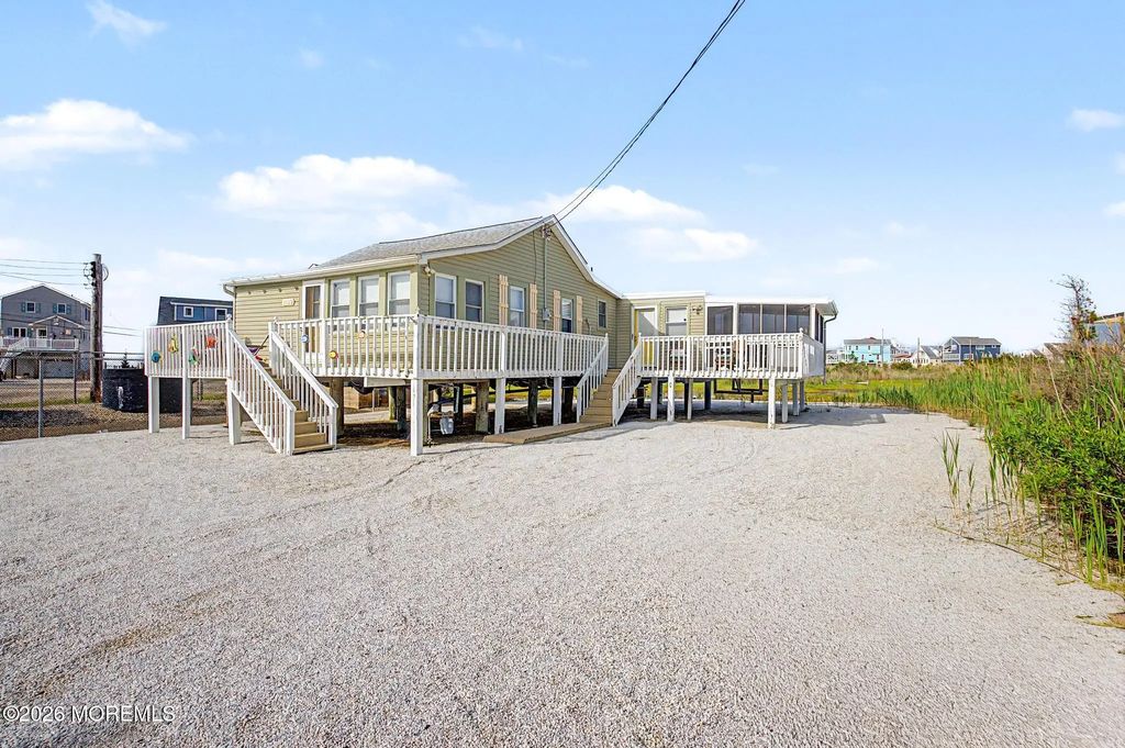 1022 S Green Street, Tuckerton