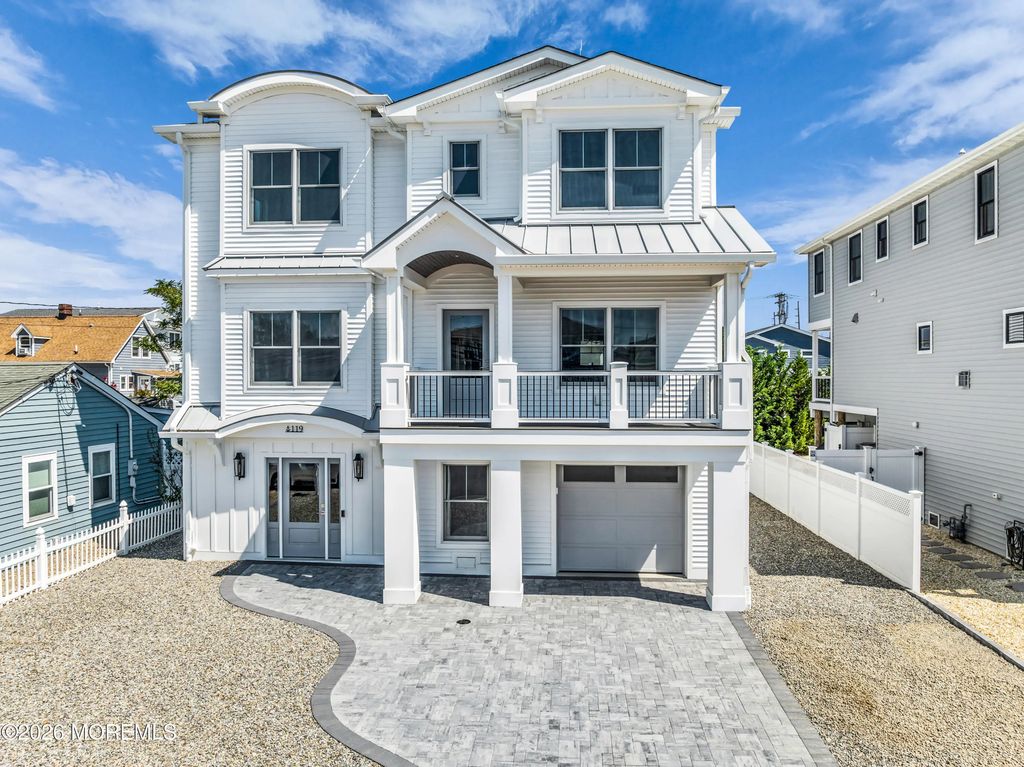 119 New Brunswick Avenue, Lavallette