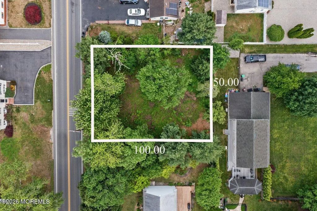 716 Commonwealth Boulevard, Toms River