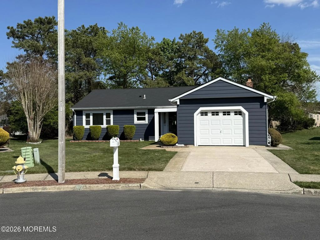 22 Madras Court, Toms River