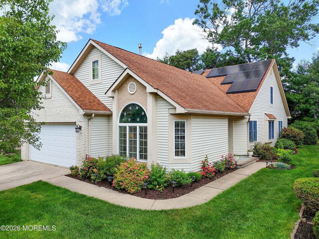 1572 Lacebark Road, Toms River