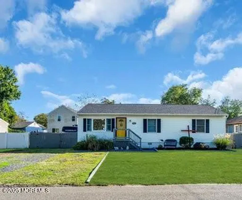 2321 5th Avenue, Toms River