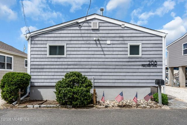 208 Mallard Lane, Lavallette