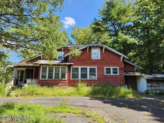 465 Lakewood Farmingdale Road, Howell