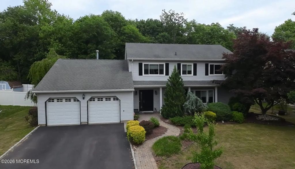 18 Erin Lane, Old Bridge