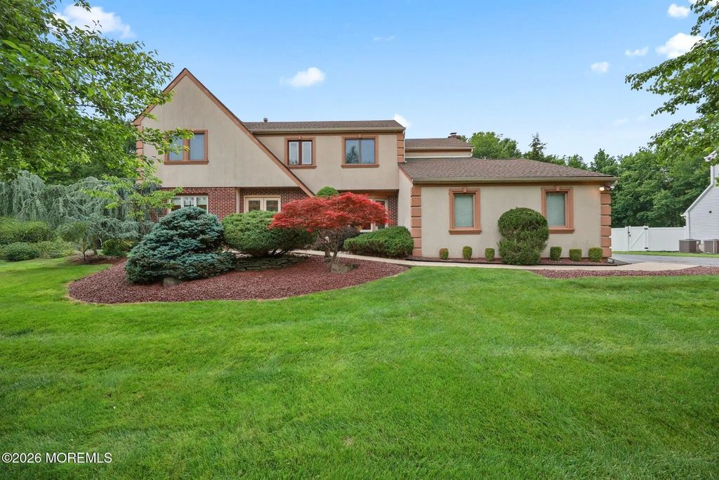 35 Manor Drive, Marlboro