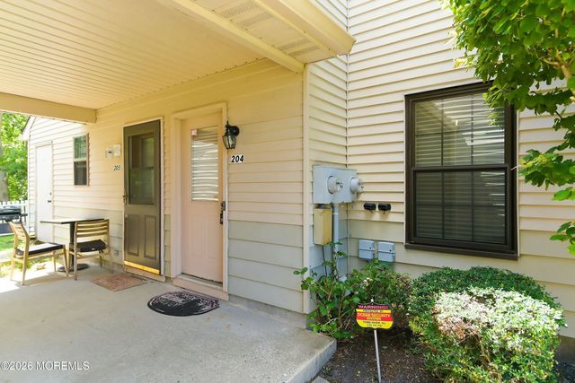 204 Larkspur Lane, Jackson