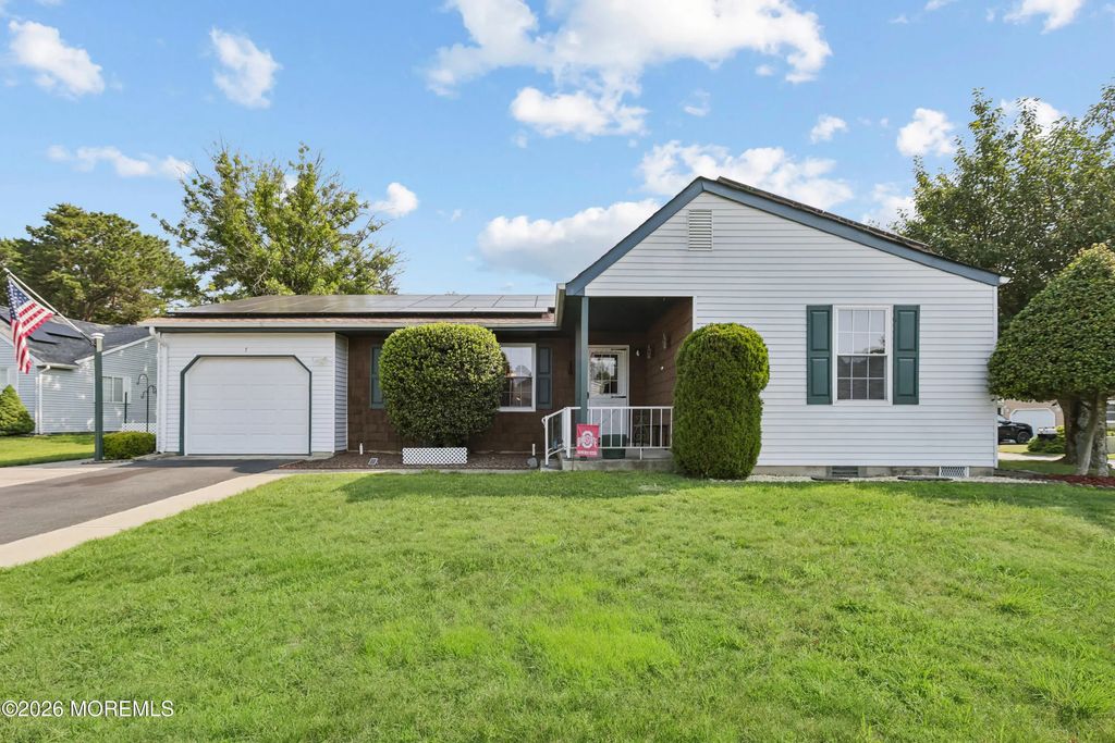 7 Foxboro Court, Whiting