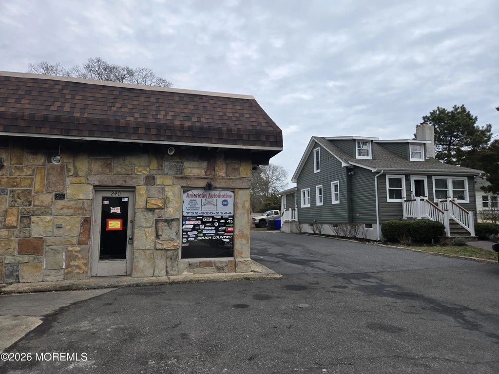 238 Mantoloking Road, Brick