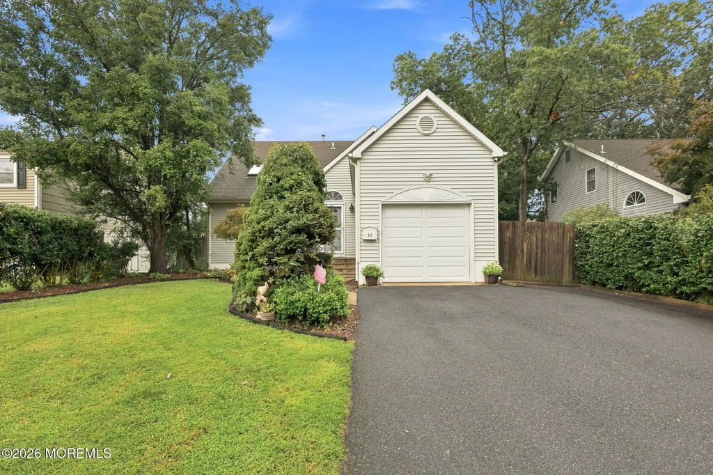 44 East Drive, Toms River