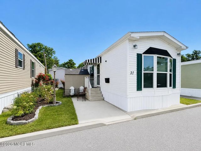 31 Monique Circle, Hazlet