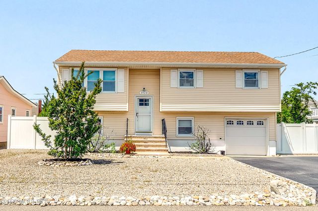 3428 Bergen Avenue, Toms River