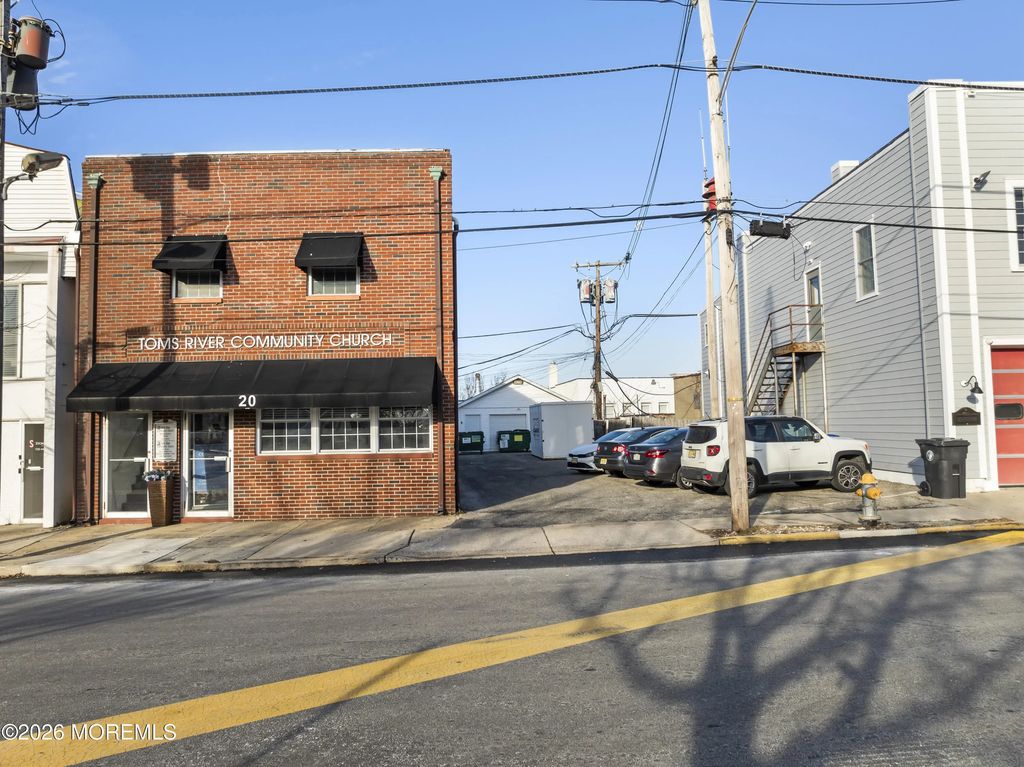 20 Robbins Street, Toms River