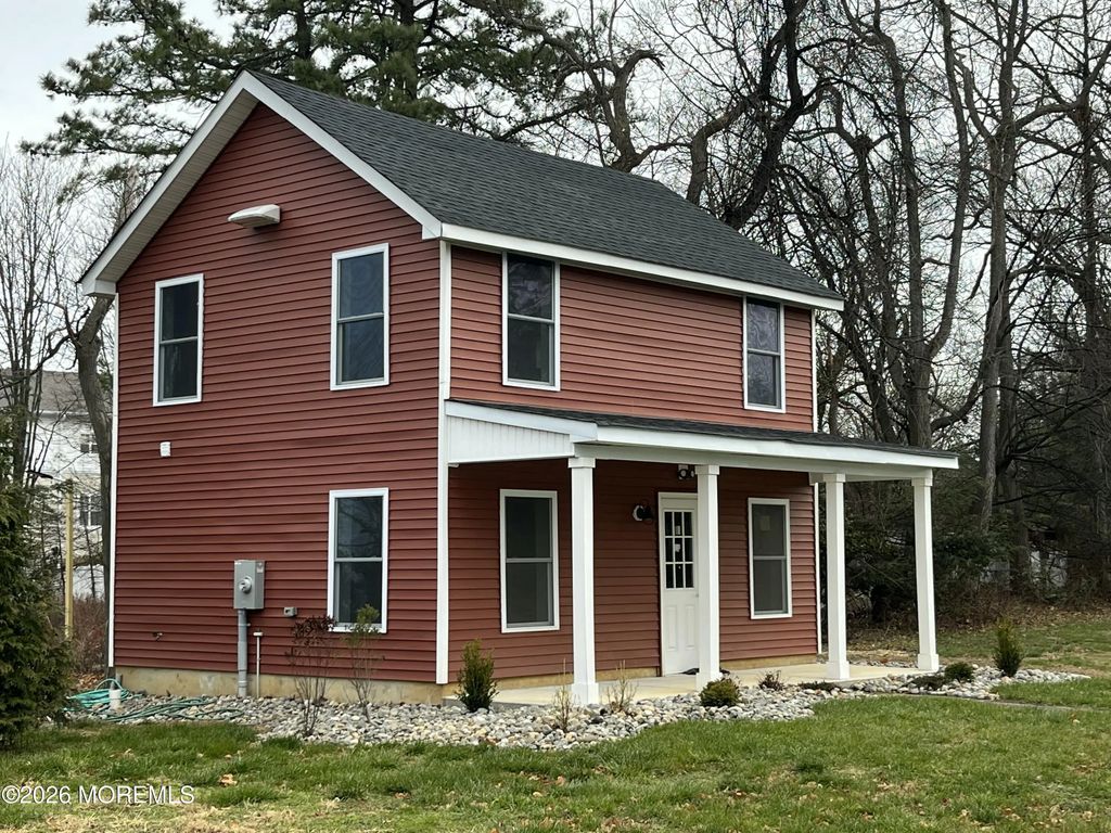 11 S Main Street B, Marlboro