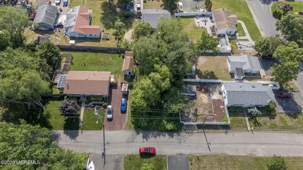 22 Walnut Street, Waretown