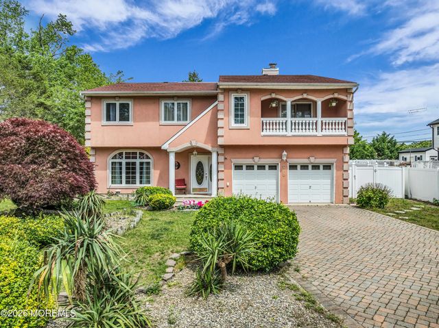 513 Ilexberry Lane, Toms River