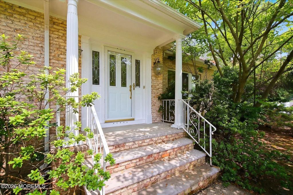 11 Castle Drive, Middletown