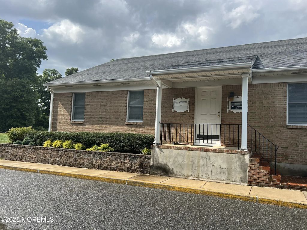 22 S Holmdel Road 7, Holmdel