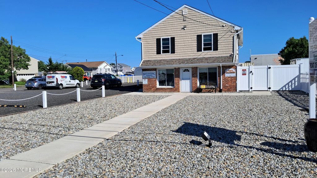3103 Veeder Avenue, Toms River