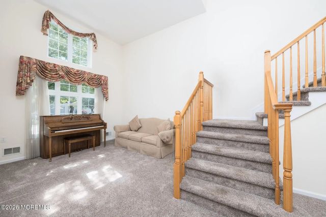 22 Hyacinth Court, Holmdel