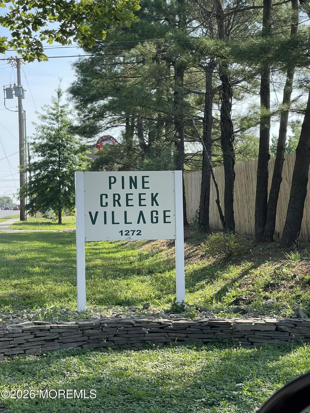 30 Pine Creek Village, Hazlet