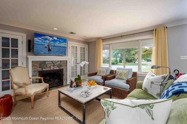 1800 Marconi Road, Wall