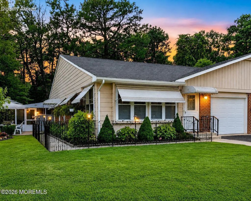 32 A Franklin Lane, Whiting
