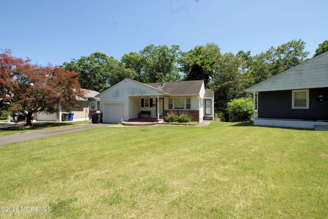 47 Coral Bell Holw Hollow, Toms River
