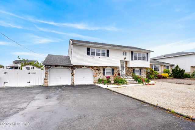 38 Tobago Avenue, Toms River