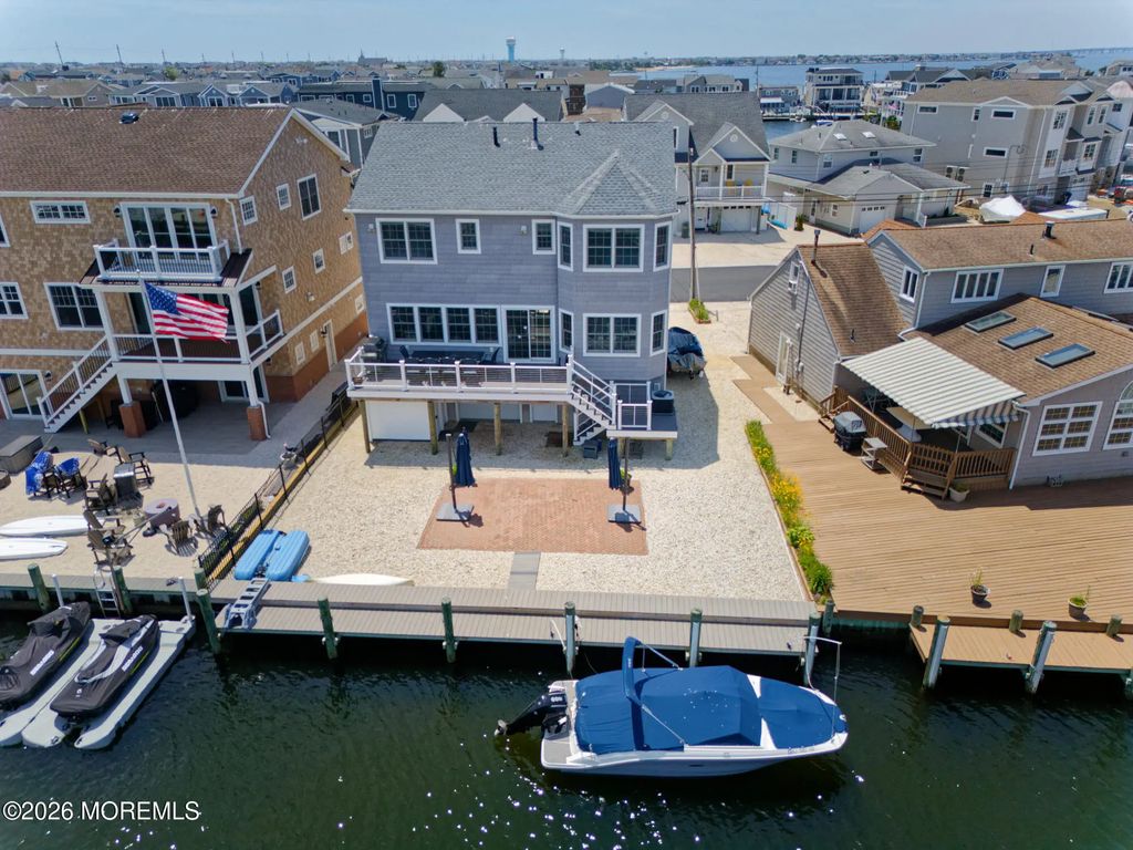 231 Bryn Mawr Avenue, Lavallette