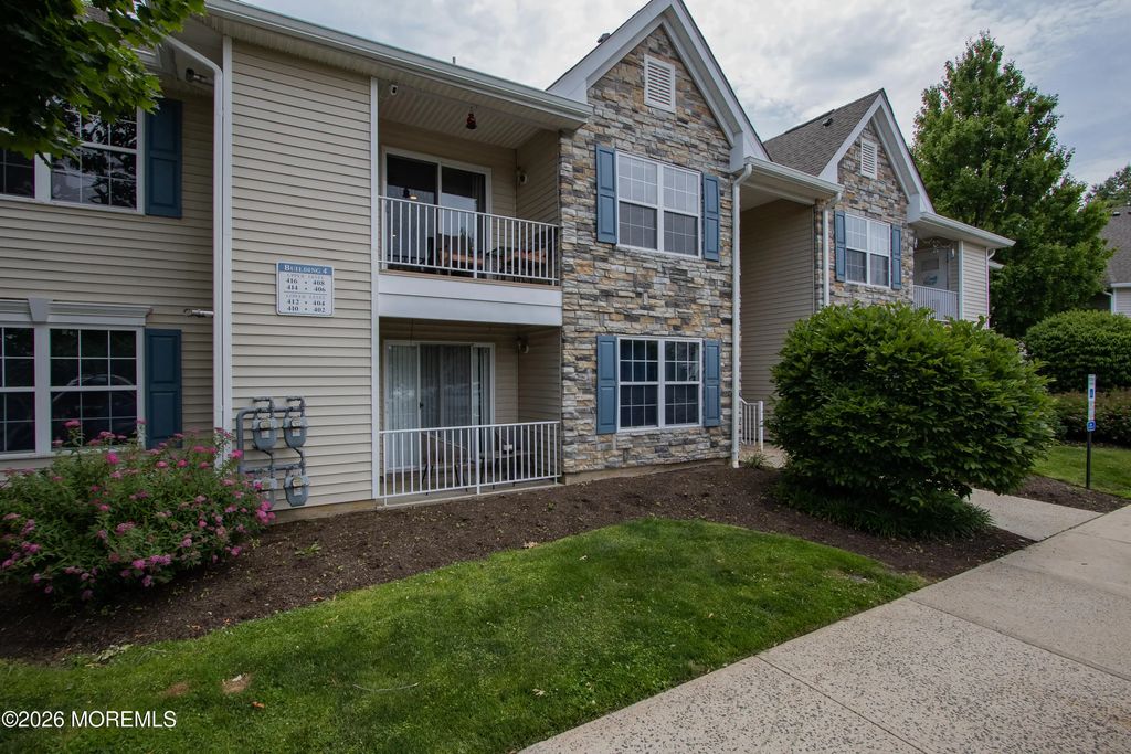 414 Wedgewood Circle 25, Belford