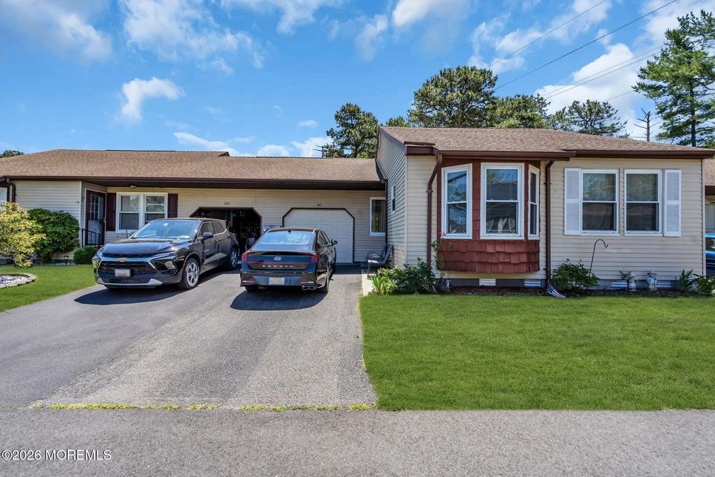 22b Alpine Road 63, Whiting