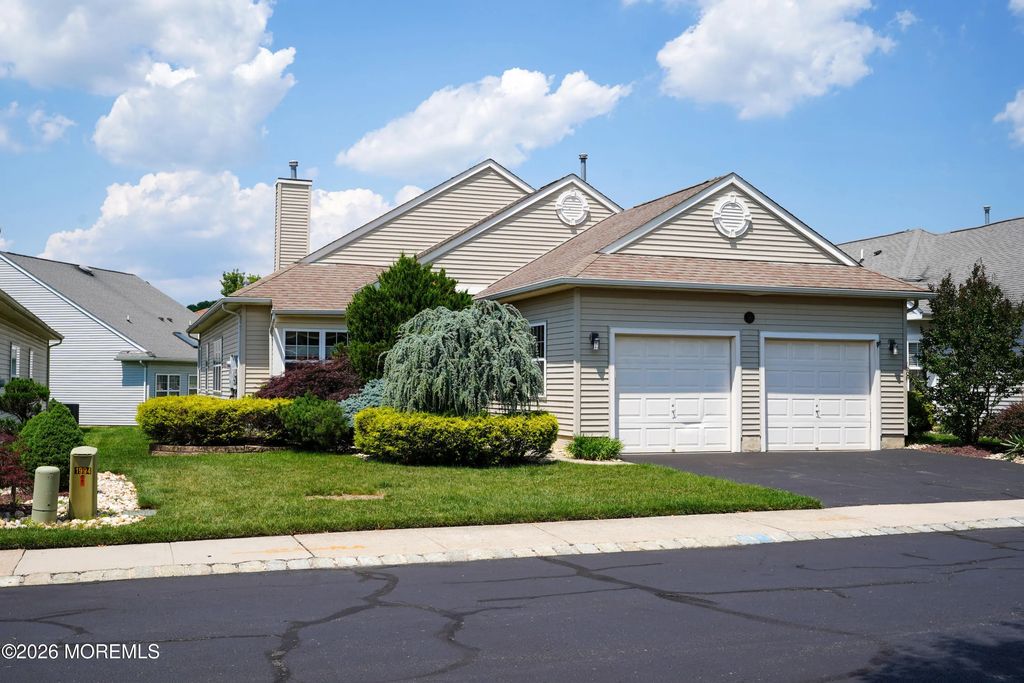 64 Vineyard Court, Monroe